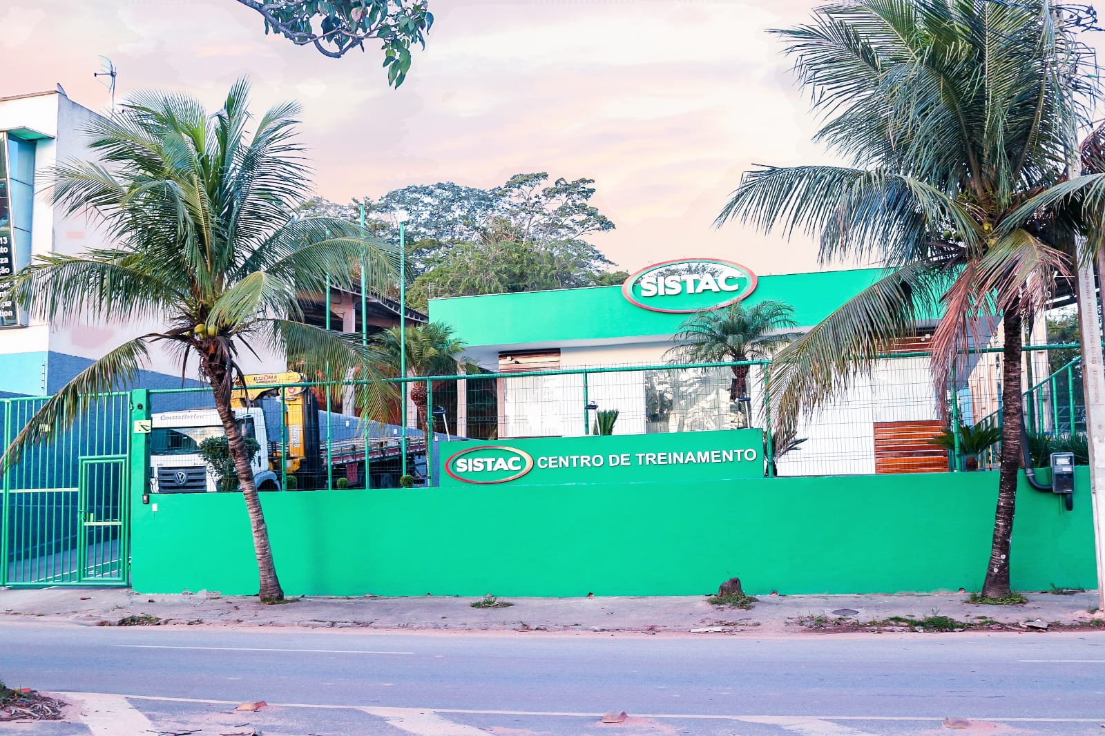 WhatsApp Image 2022-06-15 at 17.33.32 (1).jpeg